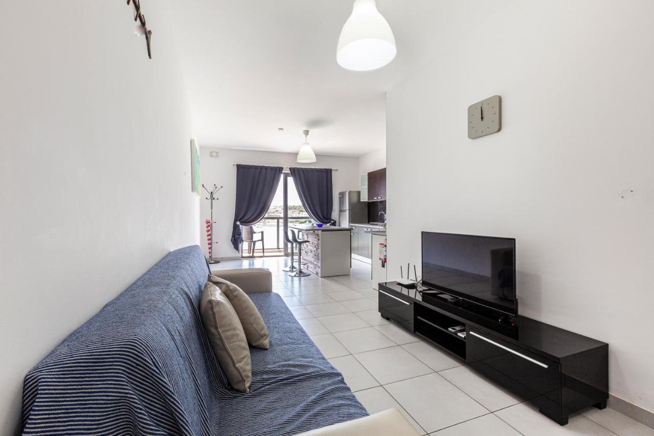 Z4 - Seafront Apartment Сейнт Полс Бей Екстериор снимка
